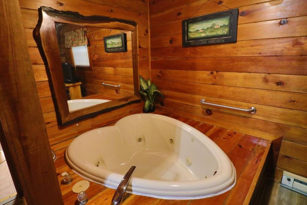 Alpine Mountain Sweetheart Cabin Jacuzzi #6 Helen Eksteriør billede